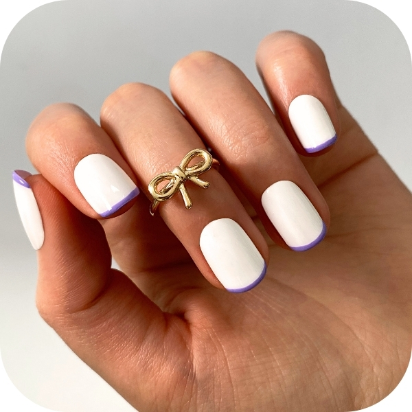 unghie french estive bianche con smile line colorata 