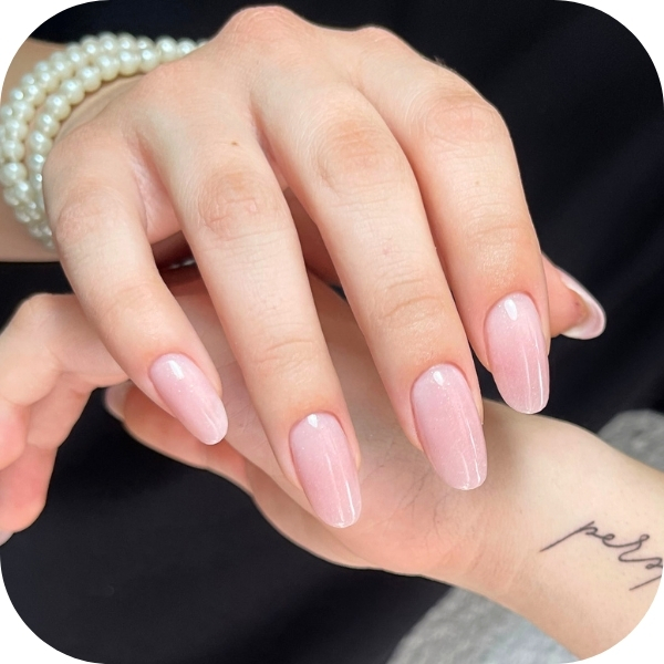 manicure elegante estiva rosa glitter