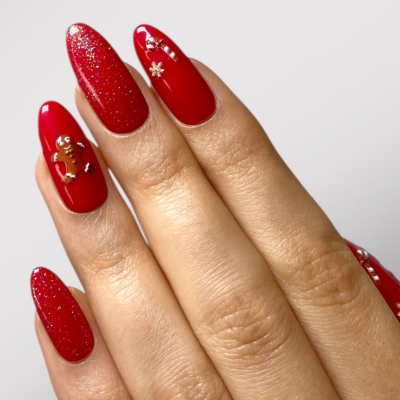 unghie rosse natalizie con stickers