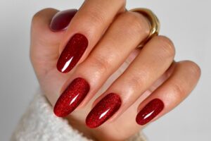 Unghie gel natalizie: le migliori idee per le nail art di Natale
