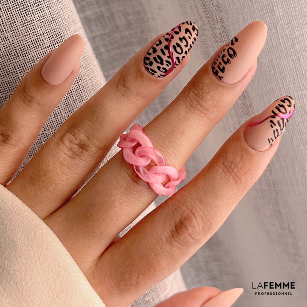 unghie gel leopardate nude 