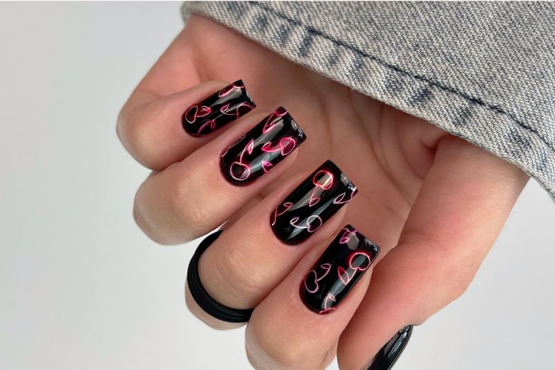 Cherry nails: la bellezza della manicure effetto ciliegia perfetta per l’autunno
