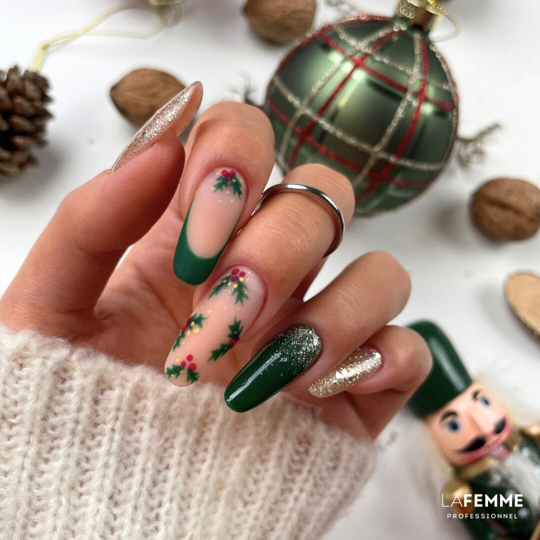 Christmas Tree Nail Art