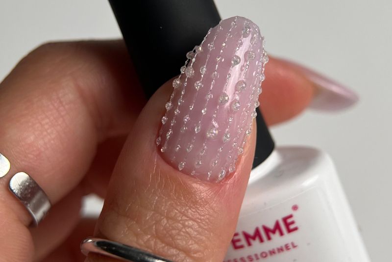 Nail Trend: Tutorial per Unghie Scintillanti