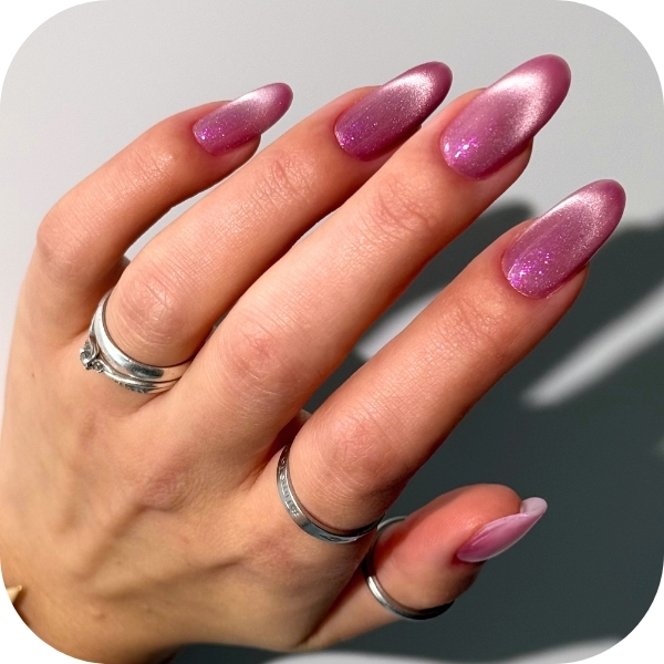 French unghie effetto cat eye rosa