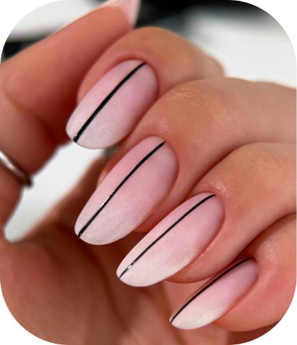 Unghie estive eleganti e minimal con painting gel