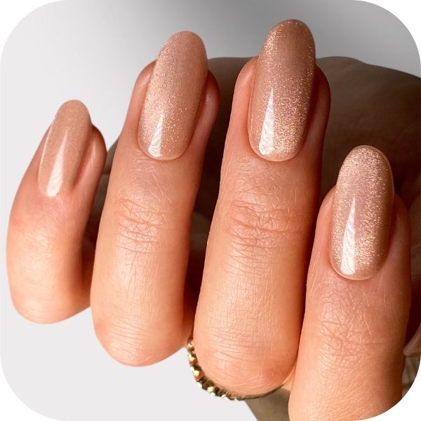 unghie cat eye nude champagne