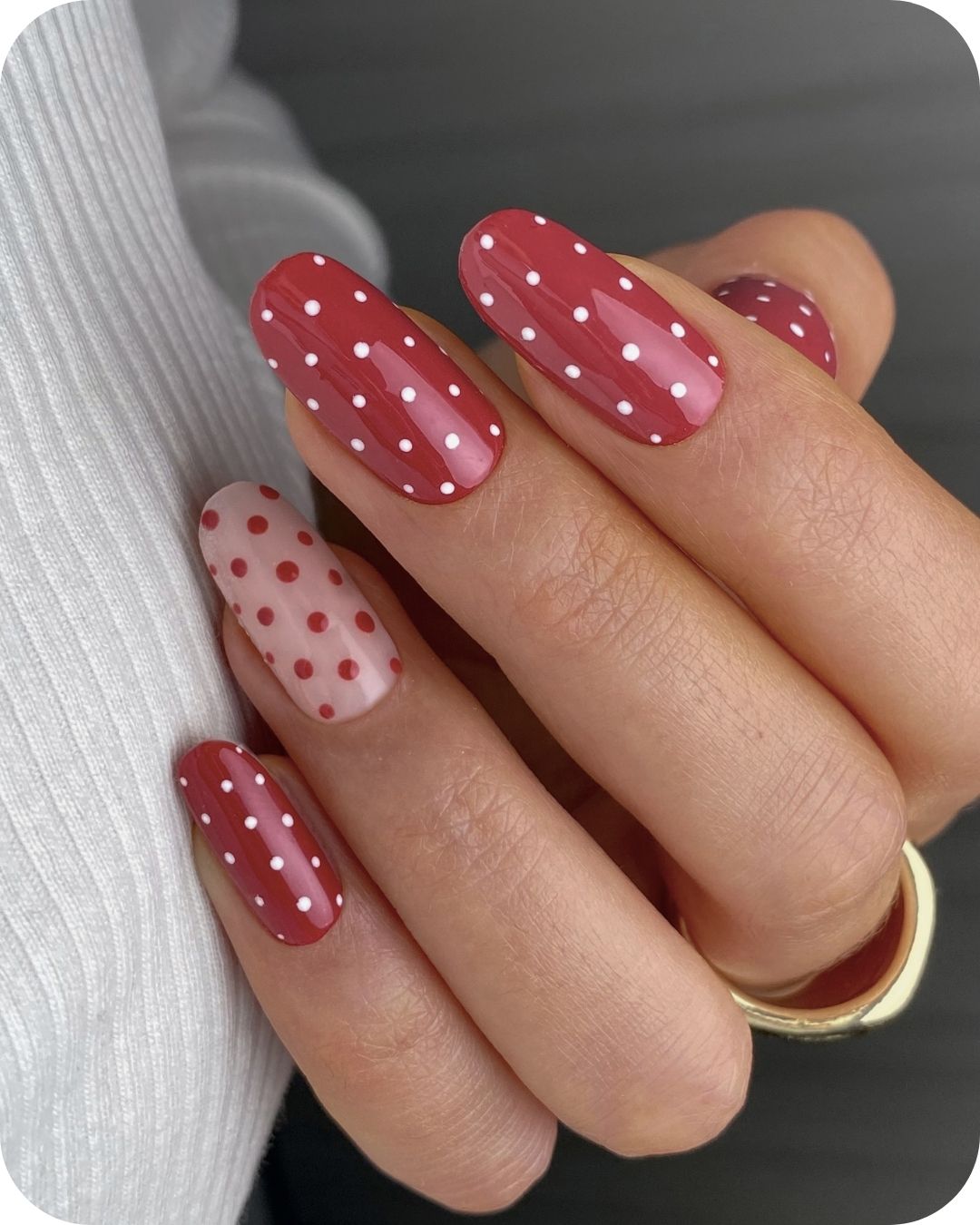 Unghie a Pois Rosso e Bianco
