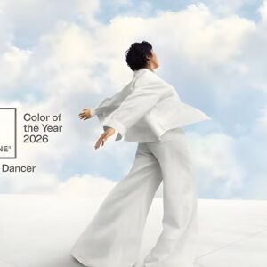 Cloud Dancer Pantone colore pantone 2026 Cloudy White smalto semipermanente